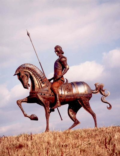 9ft sculpture of hor